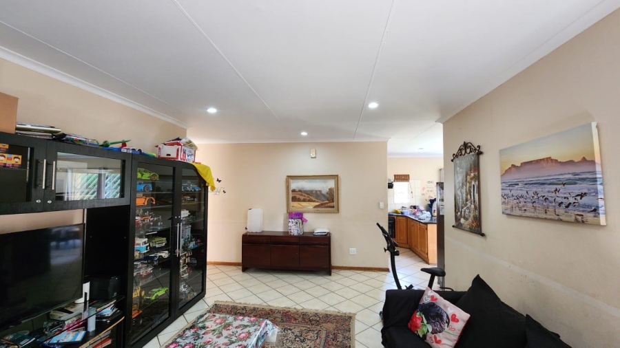 To Let 4 Bedroom Property for Rent in Cashan North West